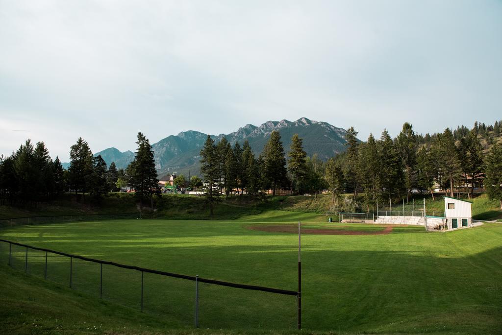 Radium Park Lodge Radium Hot Springs Exterior foto