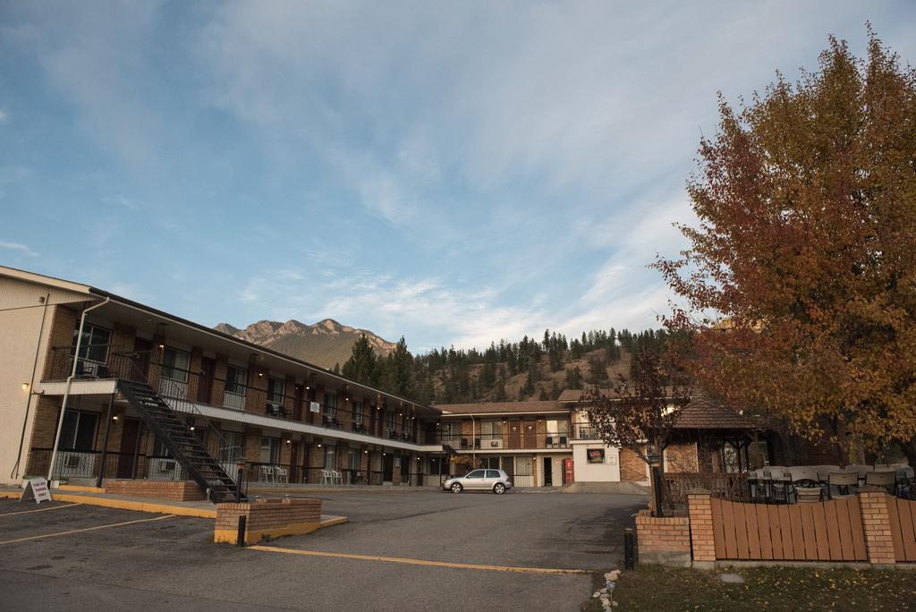 Radium Park Lodge Radium Hot Springs Exterior foto
