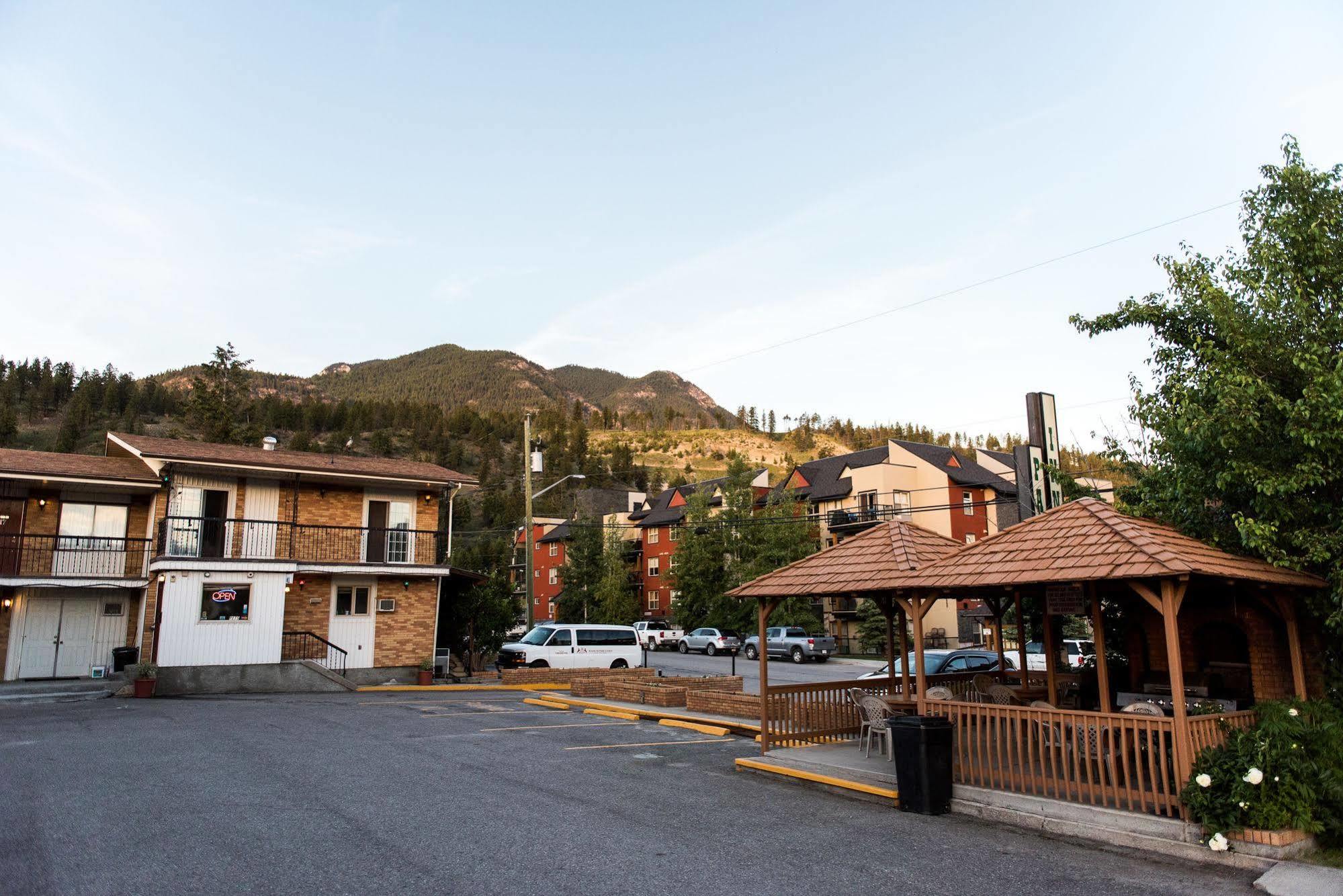 Radium Park Lodge Radium Hot Springs Exterior foto