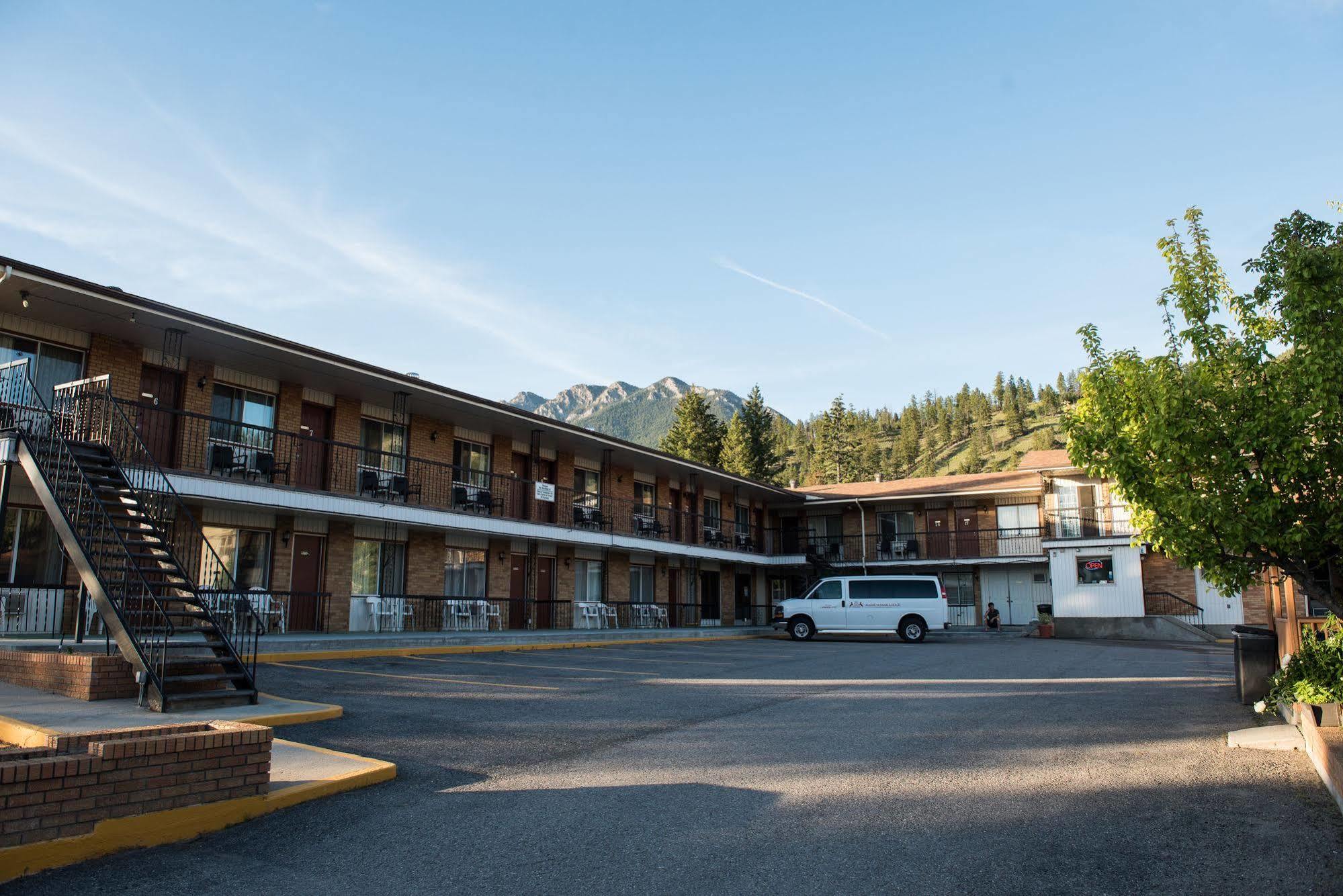 Radium Park Lodge Radium Hot Springs Exterior foto